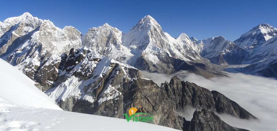 SCALATA  ALLA CIMA DEL MONTE LOBUCHE